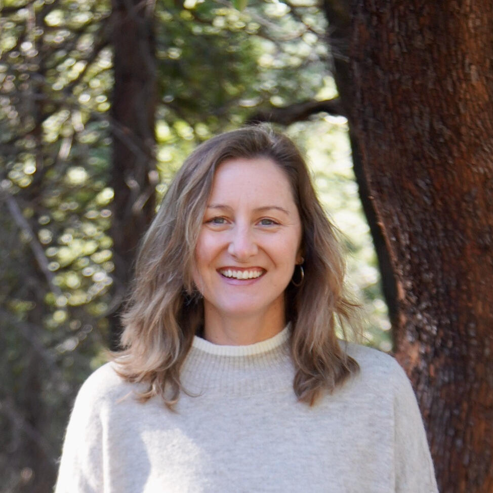 Licensed Marriage & Family Therapist and Certified End-of-Life Guide I am a Licensed Marriage and Family Therapist (LMFT #152675) specializing in palliative psychotherapy, supporting individuals, couples, and families through serious illness. I am also trained as a death doula, offering hands-on guidance, ritual, and ceremo
